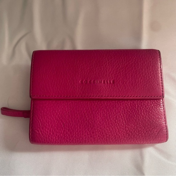 COCCINELLE Hot Pink Women's Pebbled Soft Leather Wallet Handmade In Italy Summer - Picture 1 of 10
